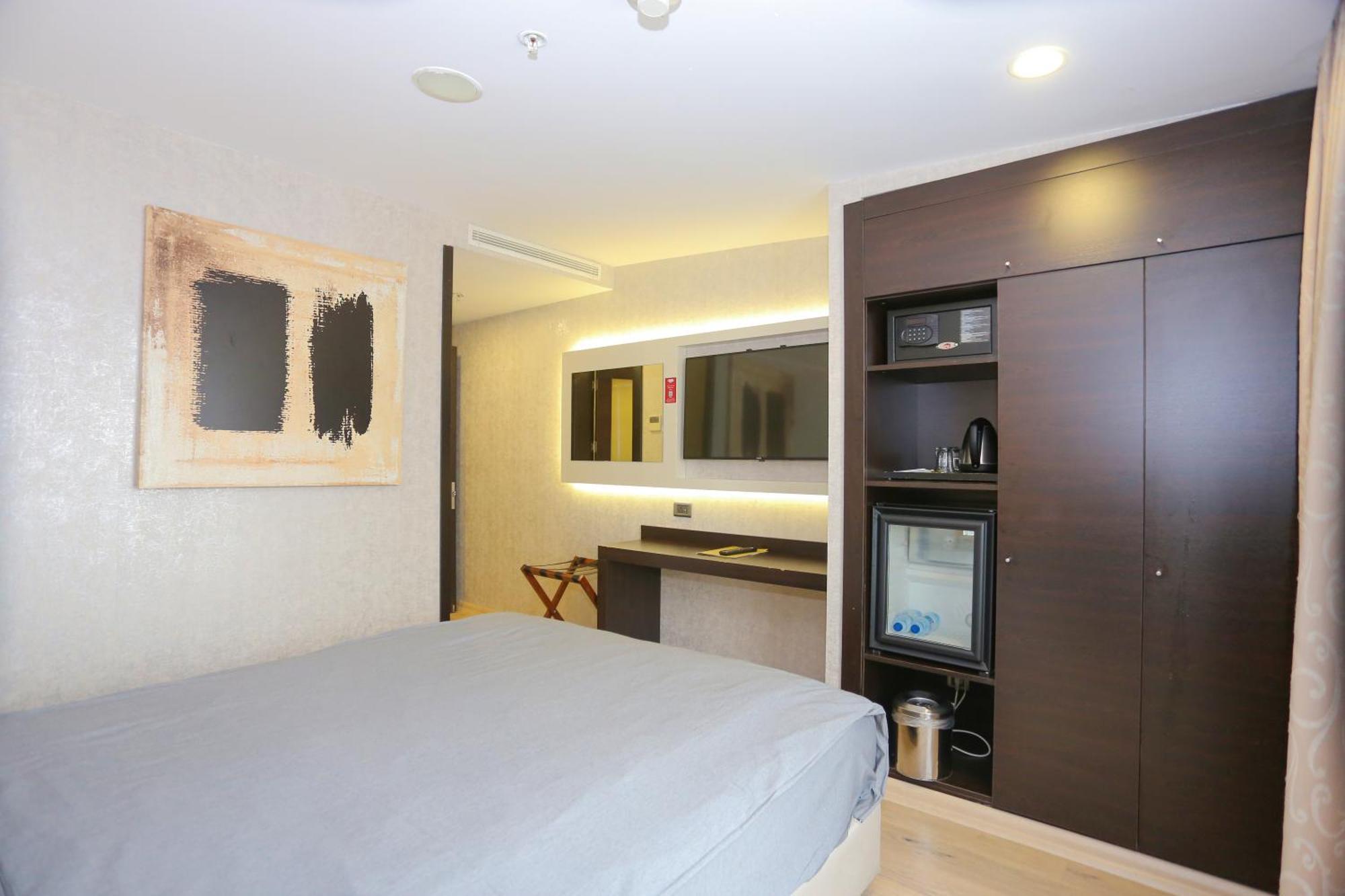 Milord Hotel, Istanbul